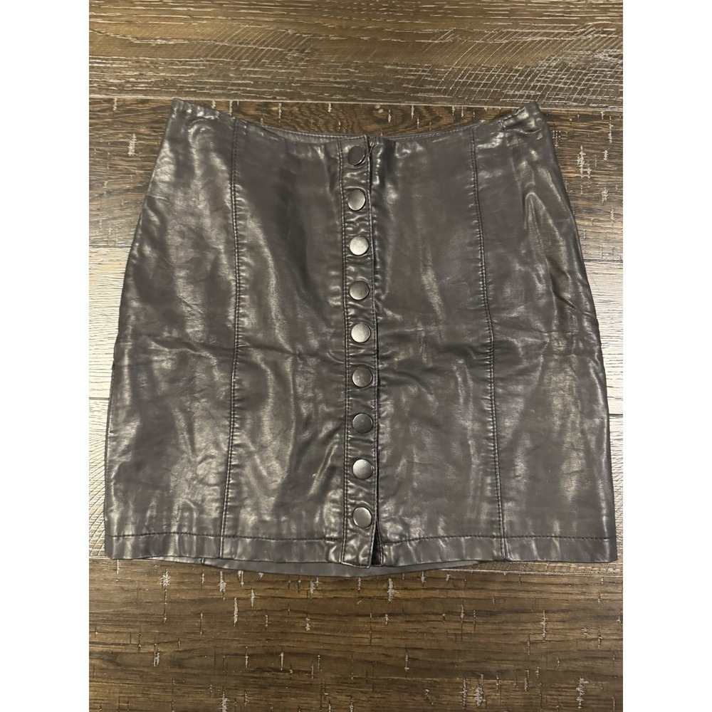 Free People x REVOLVE After Party Faux Leather Skirt in Black Mini Sz0